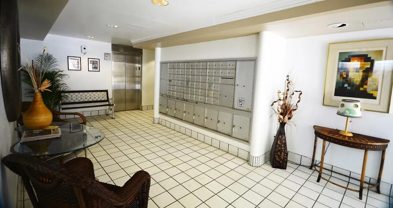 Sea Shore 75 Steps From Waikiki Beach And Sleeps 1 - 3! Honolulu Apartment