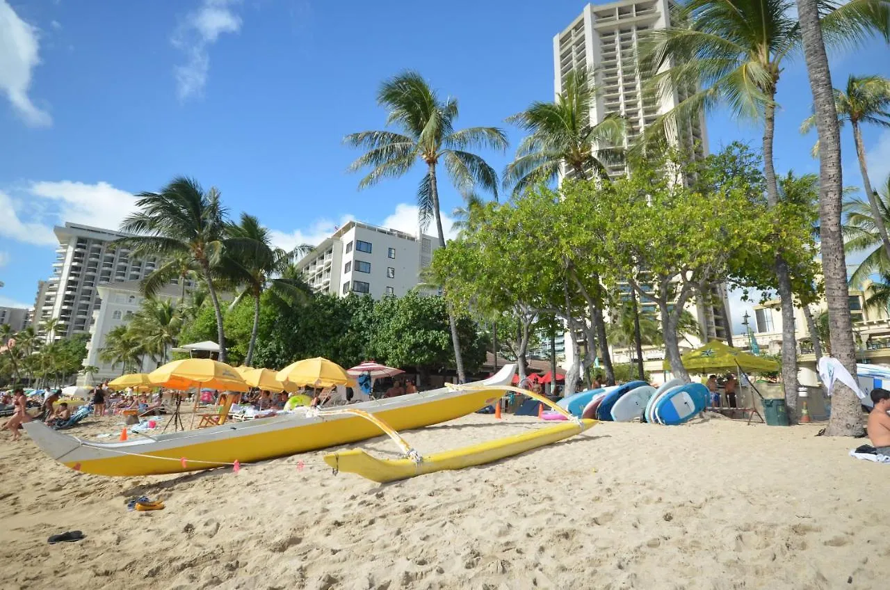 Sea Shore 75 Steps From Waikiki Beach And Sleeps 1 - 3! Honolulu