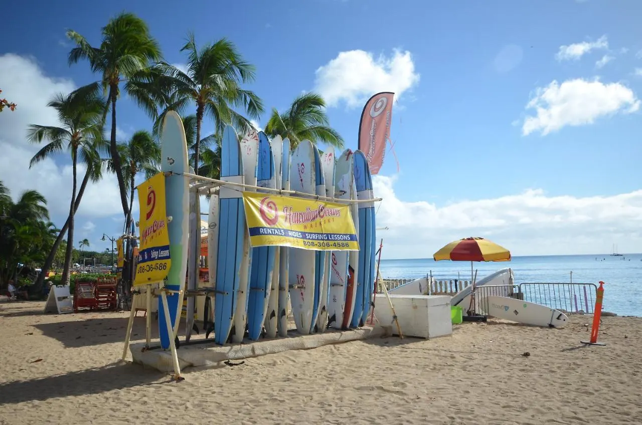 Apartment Sea Shore 75 Steps From Waikiki Beach And Sleeps 1 - 3! Honolulu