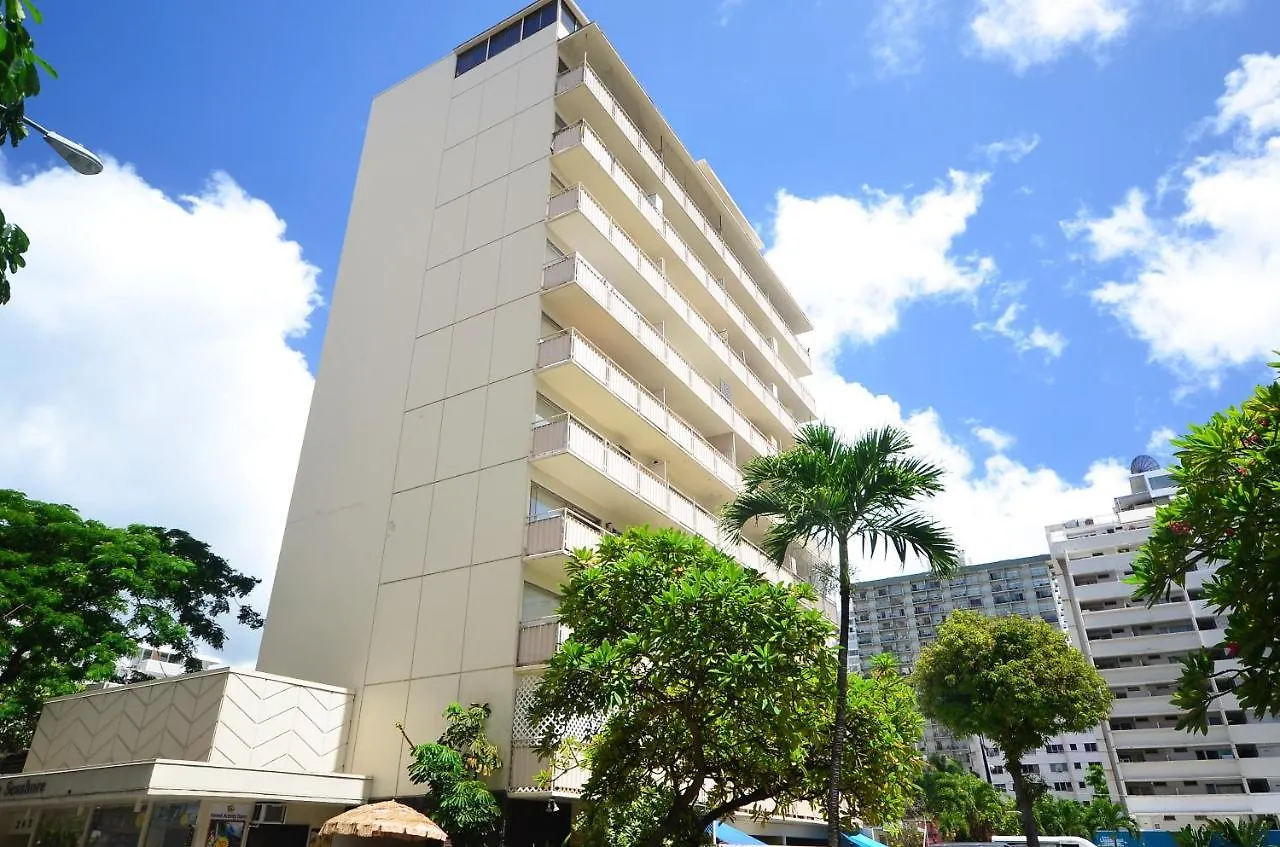 Sea Shore 75 Steps From Waikiki Beach And Sleeps 1 - 3! Honolulu Apartment